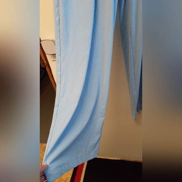 NWT - Pale blue wide-leg Halara pants - size small regular. - Picture 2 of 6